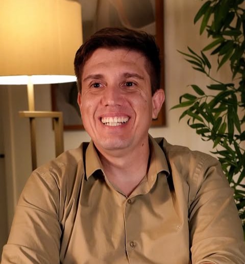 Dr. Thiago Mariano